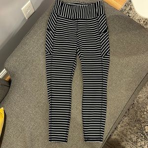 Athleta Contender 7/8 Tights Striped Navy White Small. Excellent condition